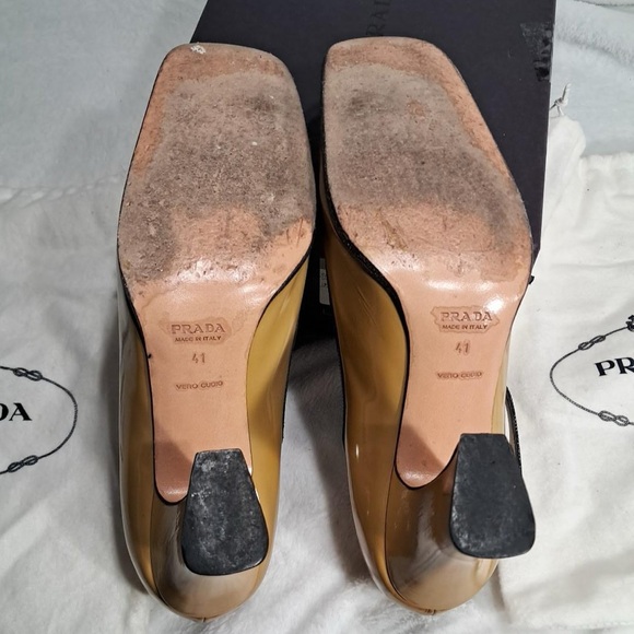 Prada Vernice Bicolor Patent Leather Mary Jane Heels US 9.5-10/ EU 41 - Italy - Picture 3 of 10